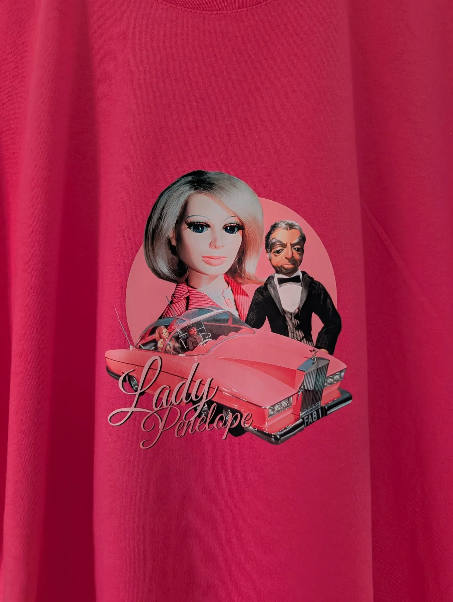 Pink T-shirt with a Lady Penelope illustration and pink car